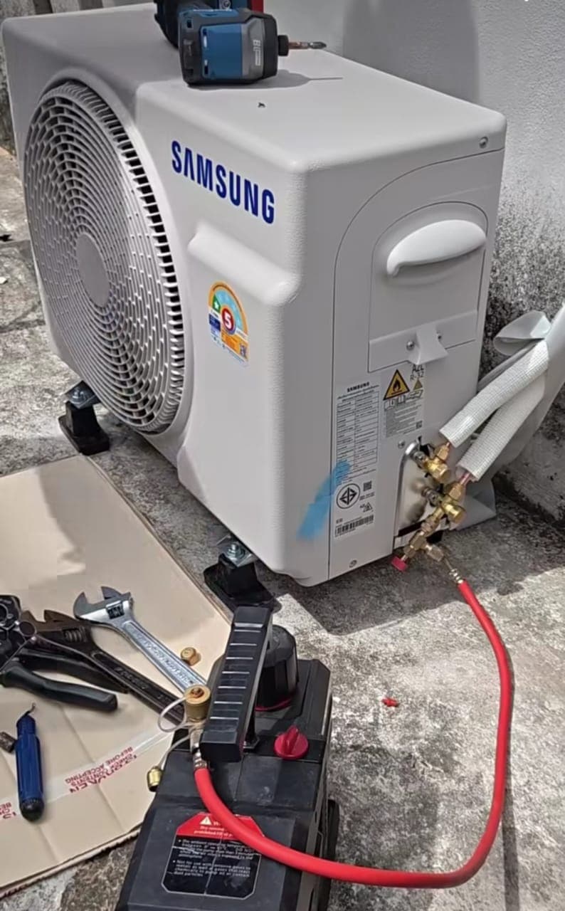 Aircon and fridge repair in Diep River – Refrigeration repair work in progress